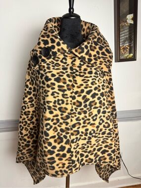Leopard Print Cape Coat with Oversized Collar - Camel/Black